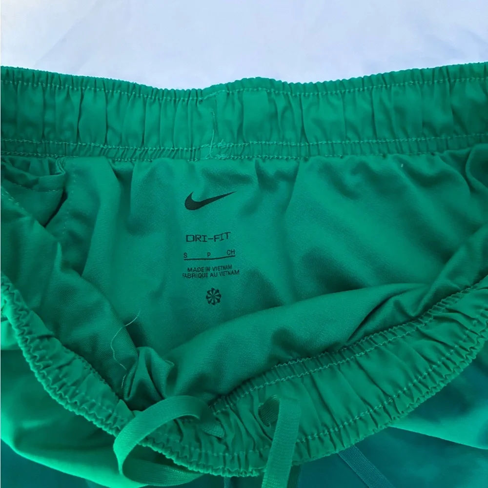 Royal Green Nike Women’s Shorts - Picture 3 of 4